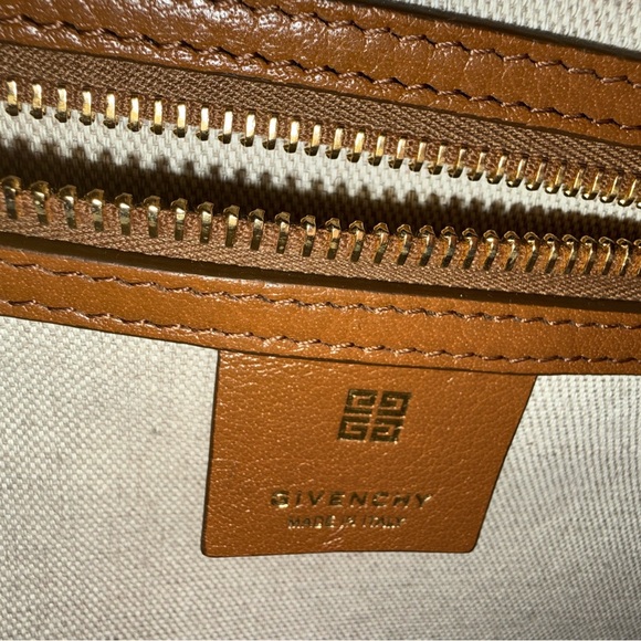 Givenchy Tan Medium Antigona Bag - Picture 11 of 11